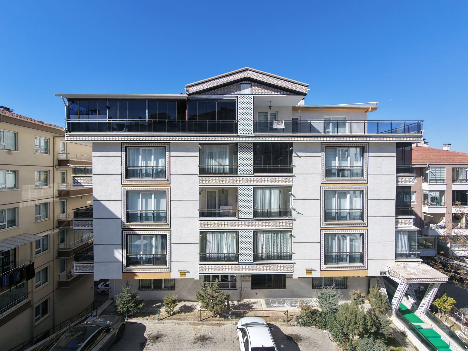 Tamamlanan apartman projesi ön cephe görünümü