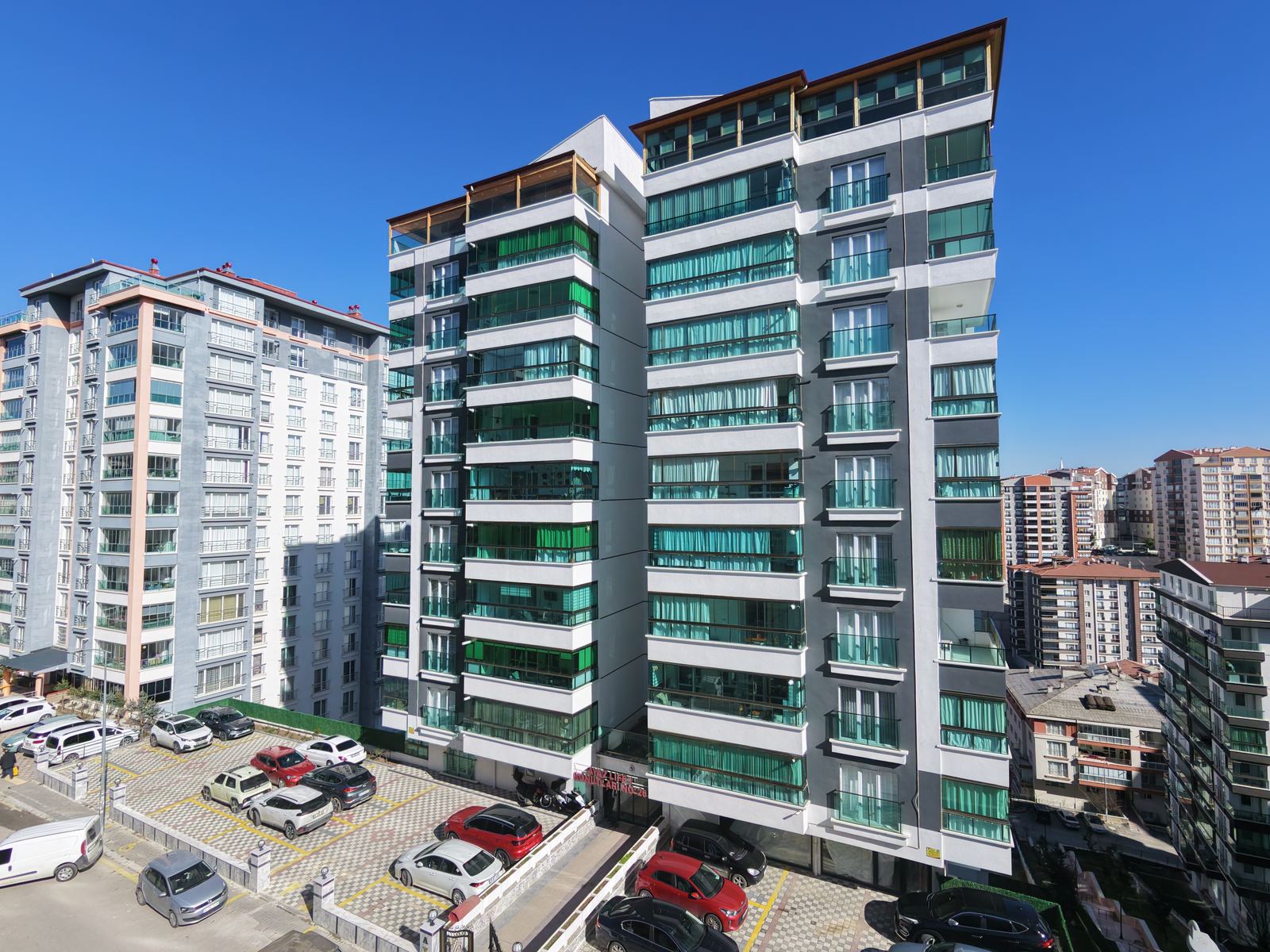 Tamamlanan yüksek katlı konut projesi dış cephe görünümü